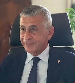 Prof. Paolo Villari Preside della Facoltà di Farmacia e Medicina